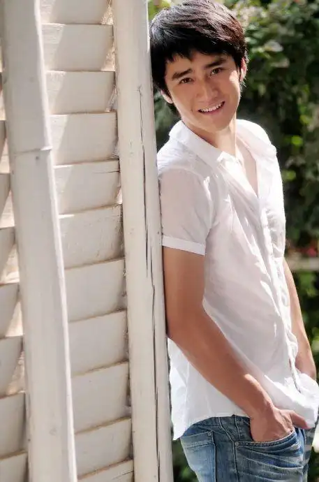 《轩辕剑》大地皇者蒋劲夫 揭秘夫仔家居照