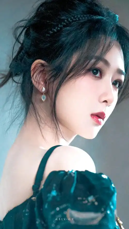 杨紫 鎏金蝴蝶公主