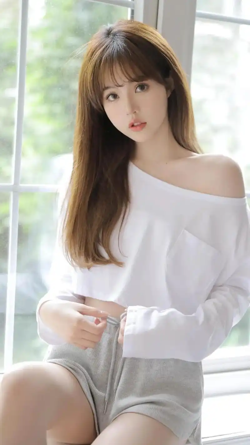 露肩美女性感写真