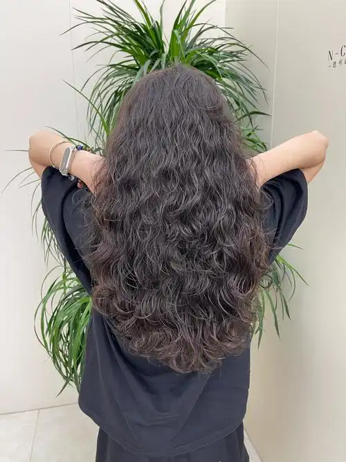 今日发型 #氛围感卷发#女生烫发发型