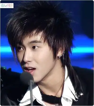 这是东方神起-允浩 the university of hong kong.