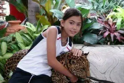 周董宣布再当爹 天王嫂昆凌旧照曝光从小就是美人胚子