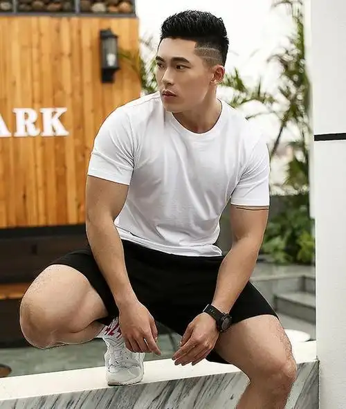 组图身材好颜植棒的肌肉小哥哥176身高的男装模特有型