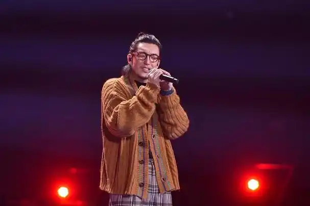 亚森歌手个人资料 谭维维前男友亚森资料 - 歌词译