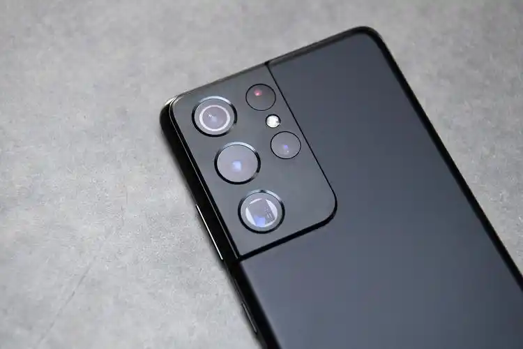 李楠唱衰手机潜望式镜头:哗众取宠的功能必被淘汰