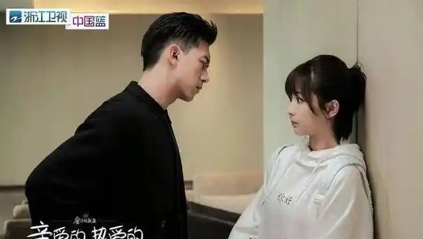 杨紫被胡一天叫嫂子,观众:神助攻_韩商言_佟年_吴白