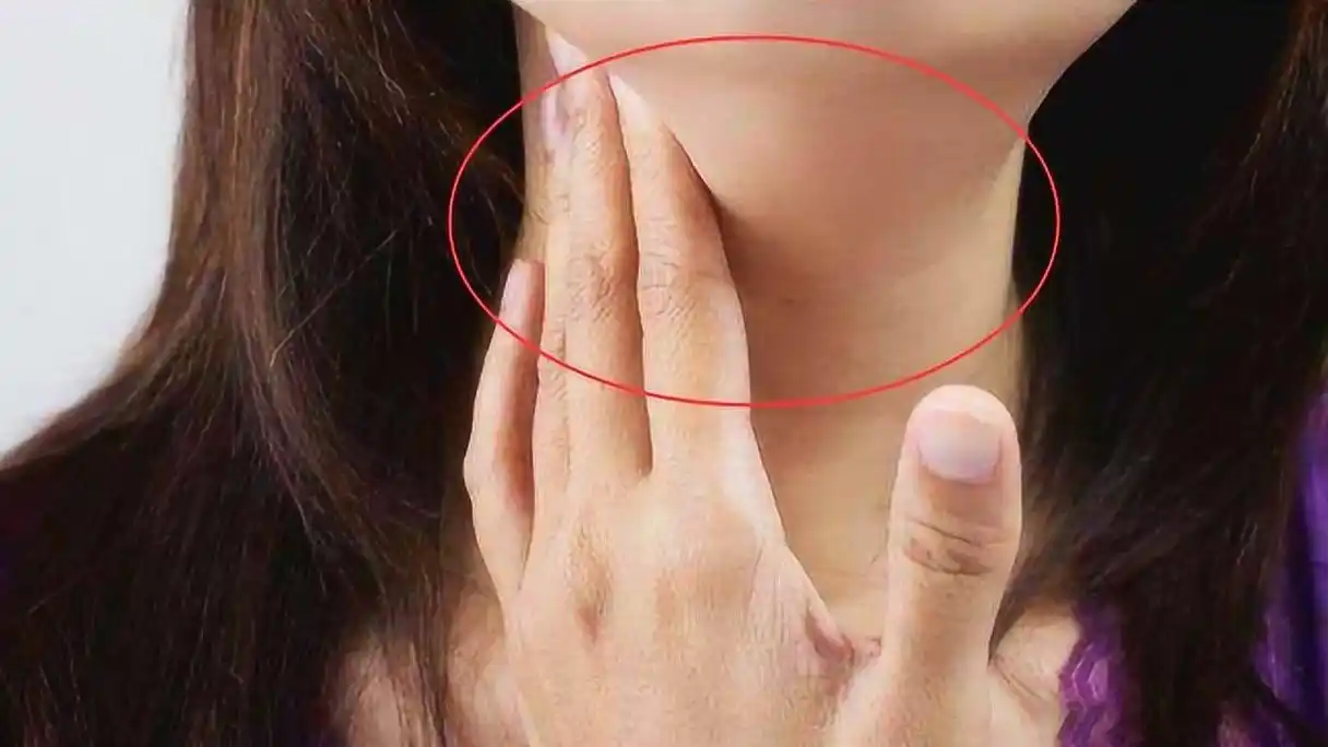 淋巴癌早期不疼不痒,一旦脖子出现这东西,说明体内有癌细胞了