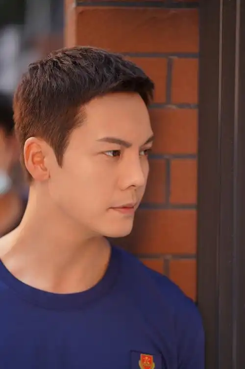 陈伟霆照亮你#「靳」日剧照来啦～@william威廉陈伟霆训练和生活两手