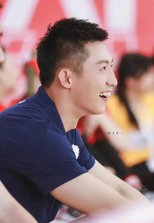 寸头短发才是检验帅哥的唯一标准当红男明星寸头造型合集