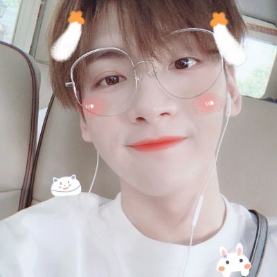 翟潇闻头像江卿看简介贴纸dt扯扯裙边