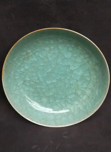 宋;汝瓷天青釉笔洗.高3.8cm口径17.1cm足径12.3cm