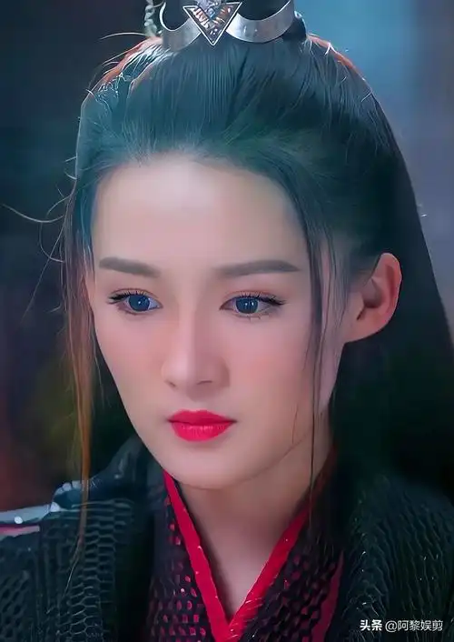 李沁古装照美若天仙