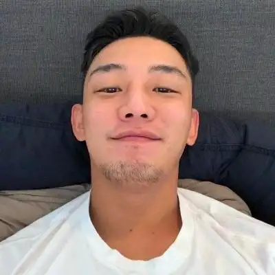 成熟男生头像图片真人