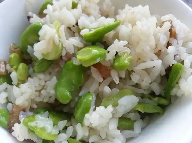 蚕豆花开焖饭香--喔妈家的私房味