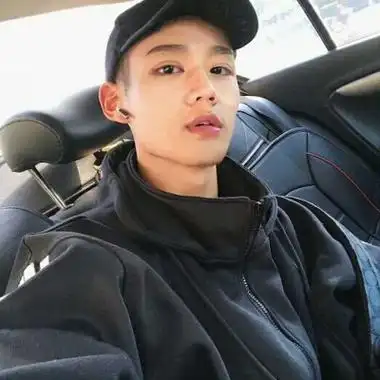 最新帅哥头像成熟暖男2020