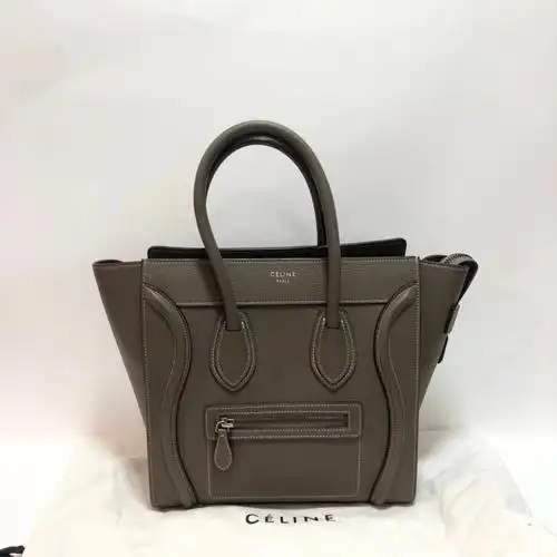 出一只celine大象灰笑脸包