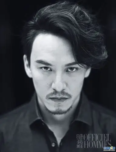 张震气质落拓面色从容 登时尚杂志封面