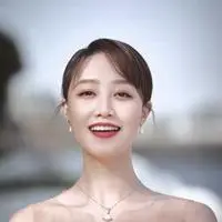 乘风破浪的姐姐们之蓝盈莹微信头像【点击鼠标右键下载】