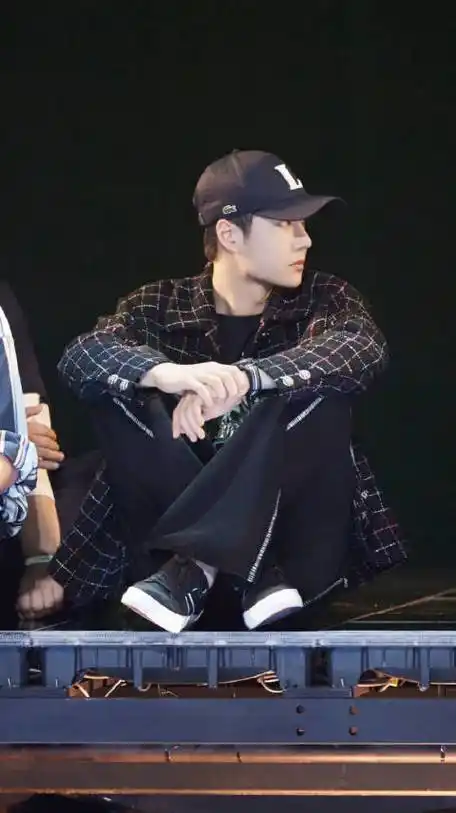 王一博看到热烈街舞的反应