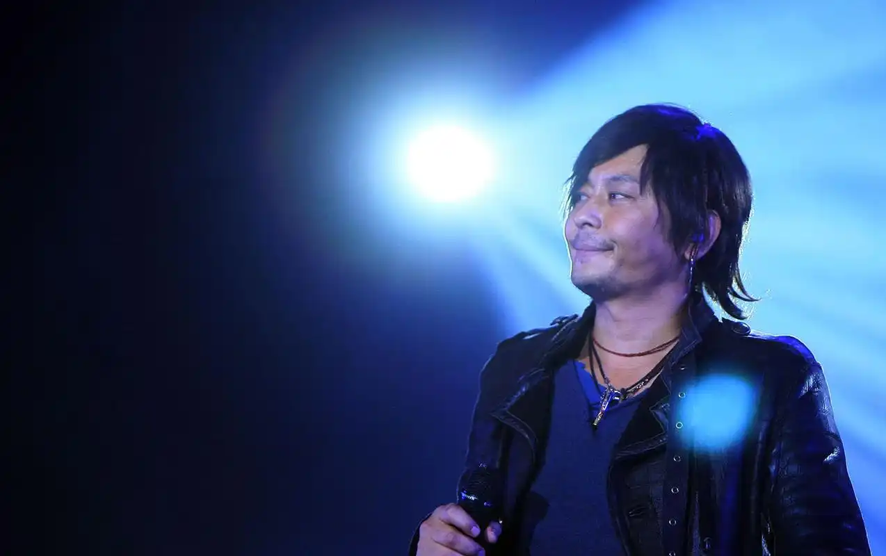 王杰为什么在娱乐圈消失了