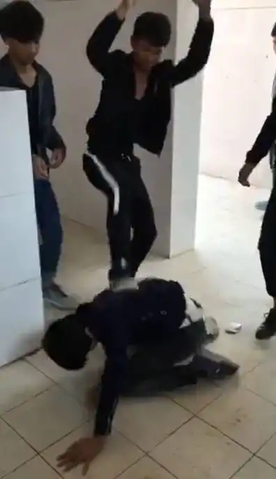 隔壁十方中学学生打人,你怎么看?