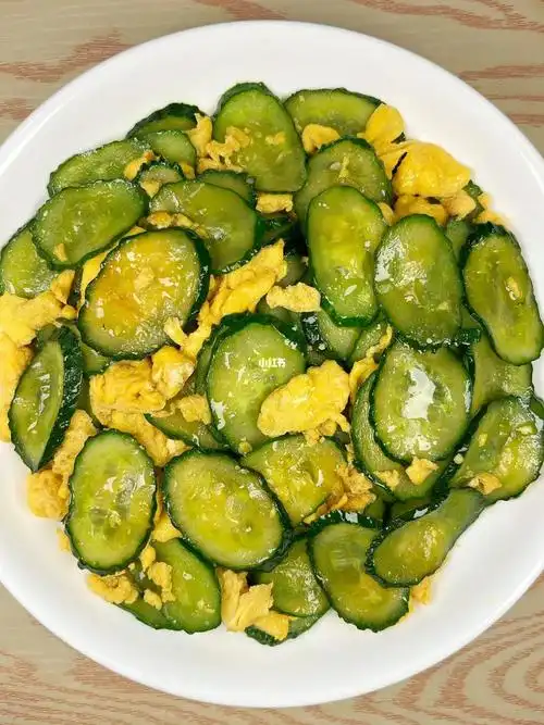 黄瓜炒鸡蛋一看就会的美味