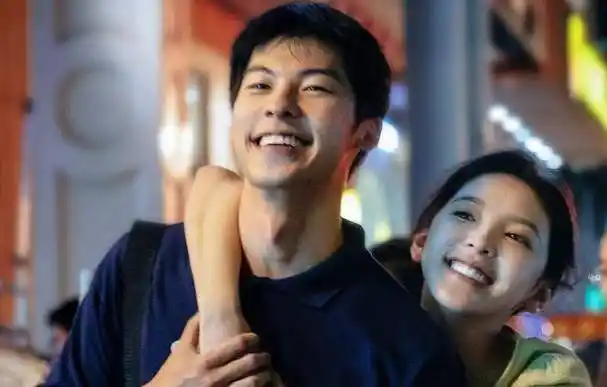 谭松韵电影扑街,张子枫新片撤档,许光汉《你的婚礼》要爆了_人气_作品