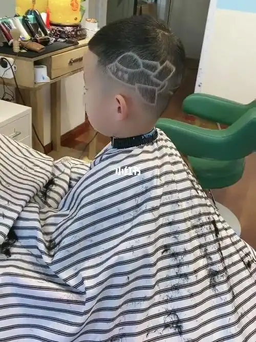 发型男宝都爱的飞机头学不会我理光头