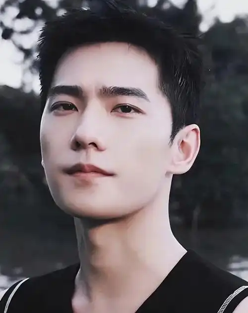 杨洋从出道到现在,一直是娱乐圈的流量密码.