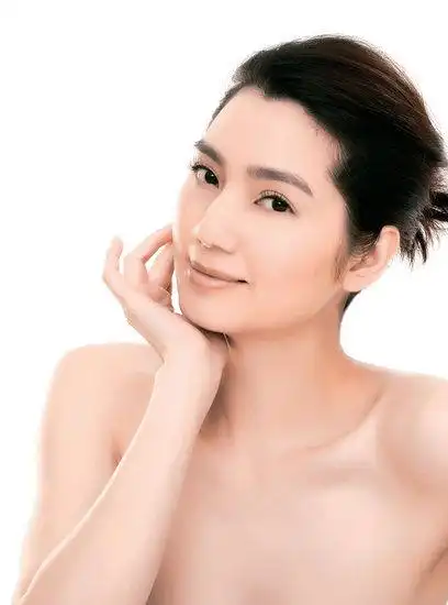 38岁洪欣大婚前拍超性感广告