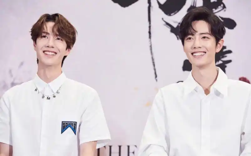 愿你们如星君如月～时尚芭莎电子刊 2019 issue 19:肖战&王一博:不问