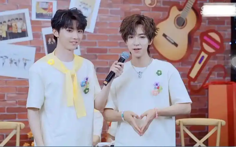 四周年惊喜直播|马嘉祺61贺峻霖 【爱到1440】手势舞教学含简易版