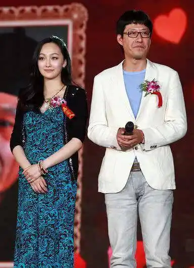 她嫁给比自己大13岁的二婚丈夫,有三个儿女,生活幸福美满_于震_辛月