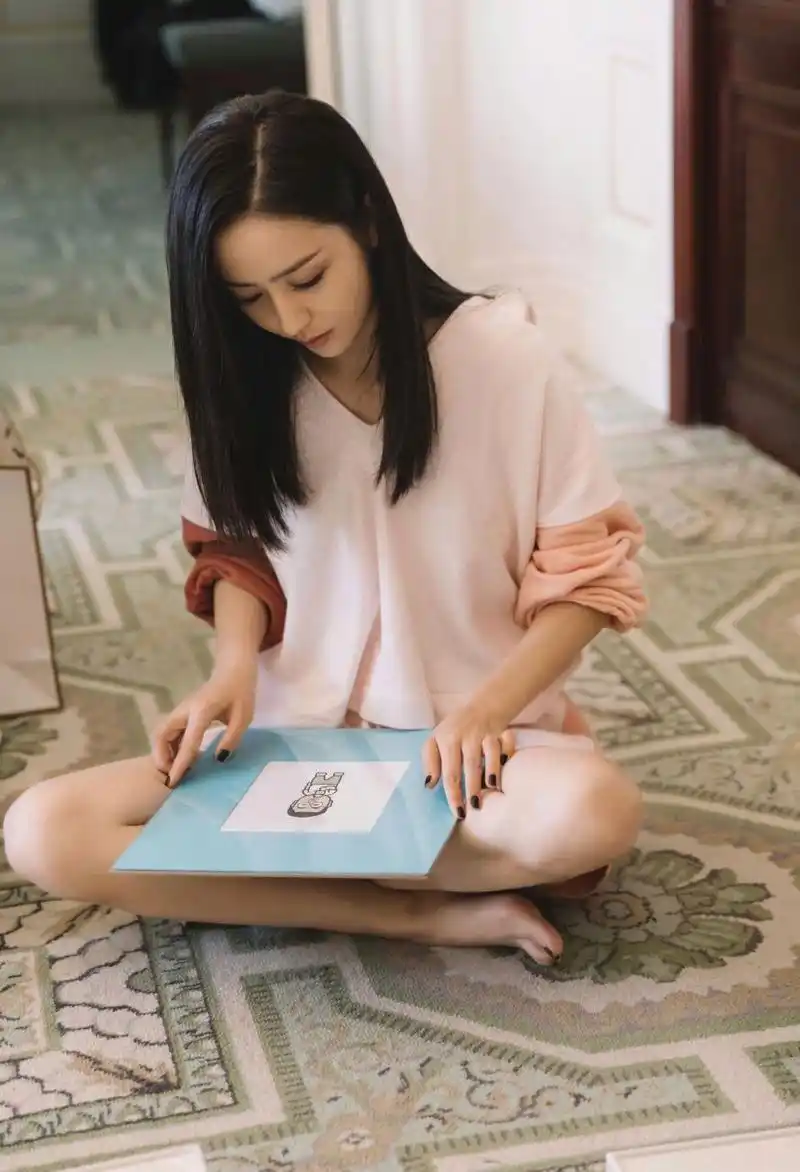 佟丽娅  光jio丫[打call][打call][打call]