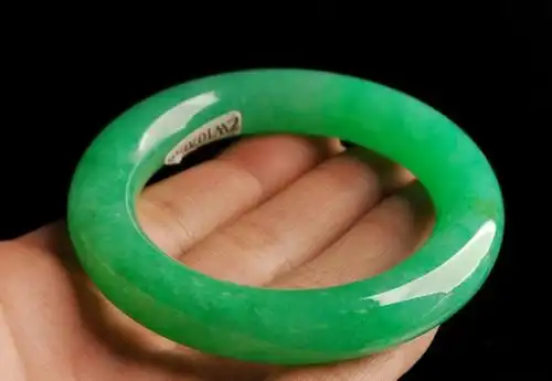 翡翠手镯价格全攻略翡翠手镯怎么看