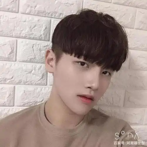 3款热门男生"刘海发型"参考,剪完时髦又减龄!