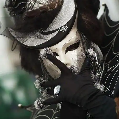 楚烟,安言,两个本没有交集的人,却因有同样的梦想而相遇,在丘比特设置