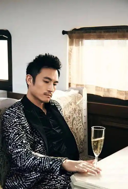 演员耿乐,出身艺术世家,与孔琳相恋八年无果,如今家庭幸福甜蜜_电影