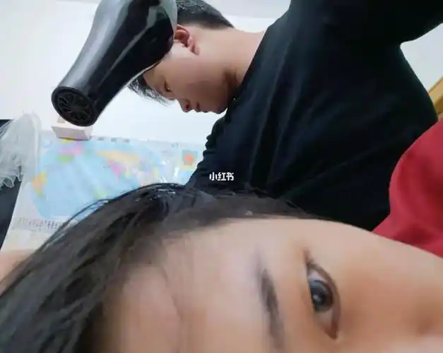 你们老公会帮你吹头发吗63