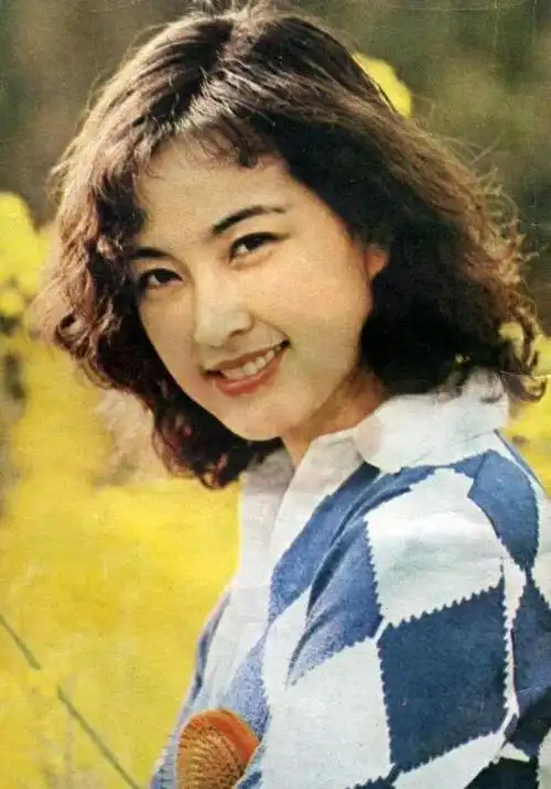 看了刘晓庆的旧照才明白姜文陈国军为啥前仆后继原来是太美