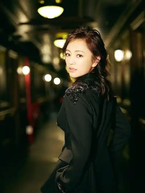 生活总有起伏.在演艺道路上,罗海琼也经历过不少挫折和困顿.