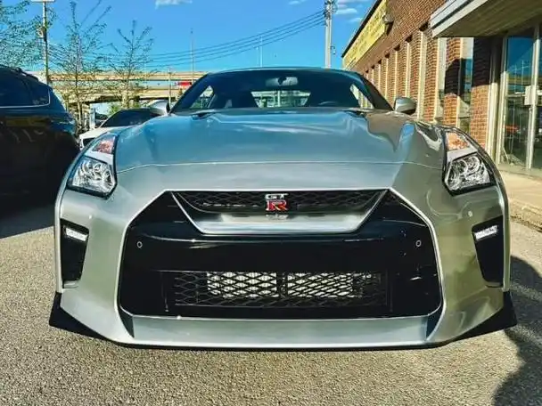 日产尼桑gtr战神喜欢超跑可以考虑五百万以下无对手