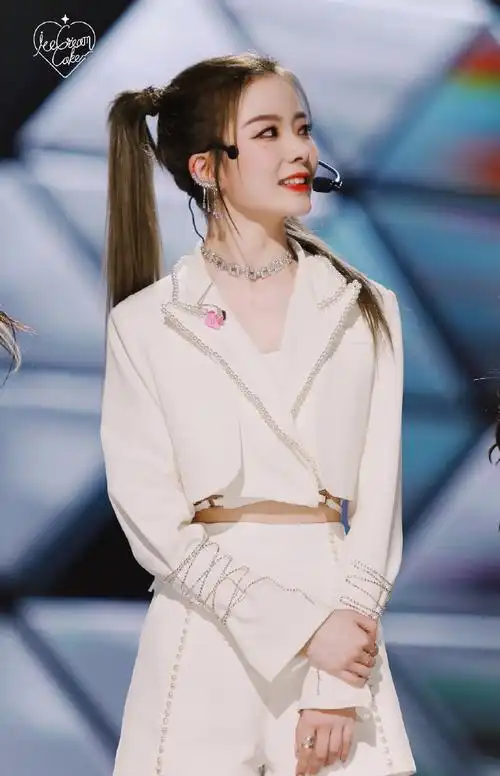 硬糖少女303超话Ⅰ#硬糖少女双马尾创4首秀#用鲜亮的皮筋 扎双份期待