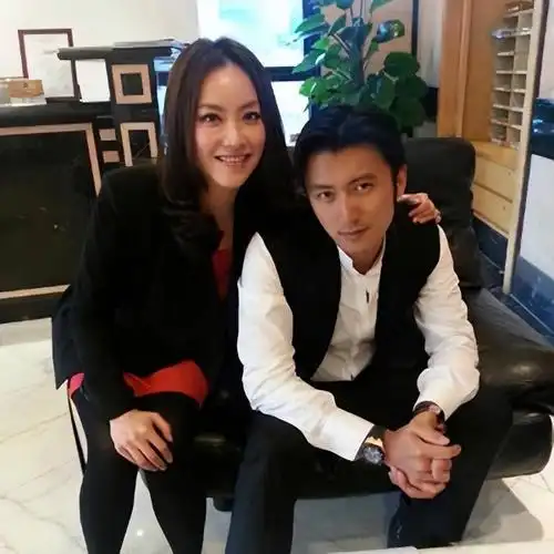 谢霆锋王菲被港媒传分手后窦靖童发布动态网友表示很意外