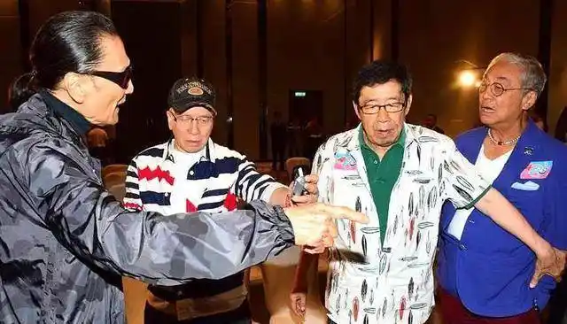 小弟谢贤掌掴大哥曾江,是真人秀节目使然吗?