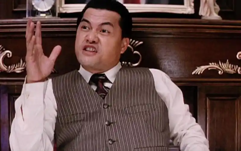 嚣张至极!吕良伟演的跛豪才叫霸气外露,黑白两道无人敢惹,港片