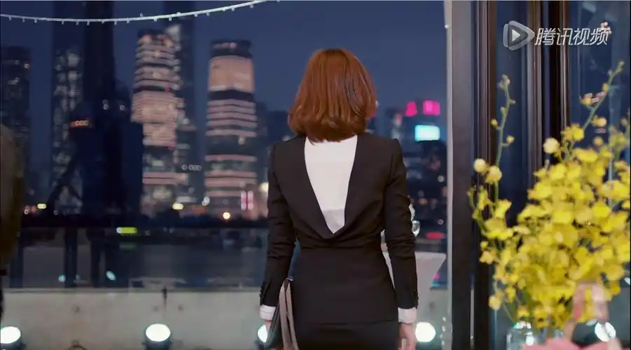 从衣品看人品欢乐颂安迪职业装装扮解析