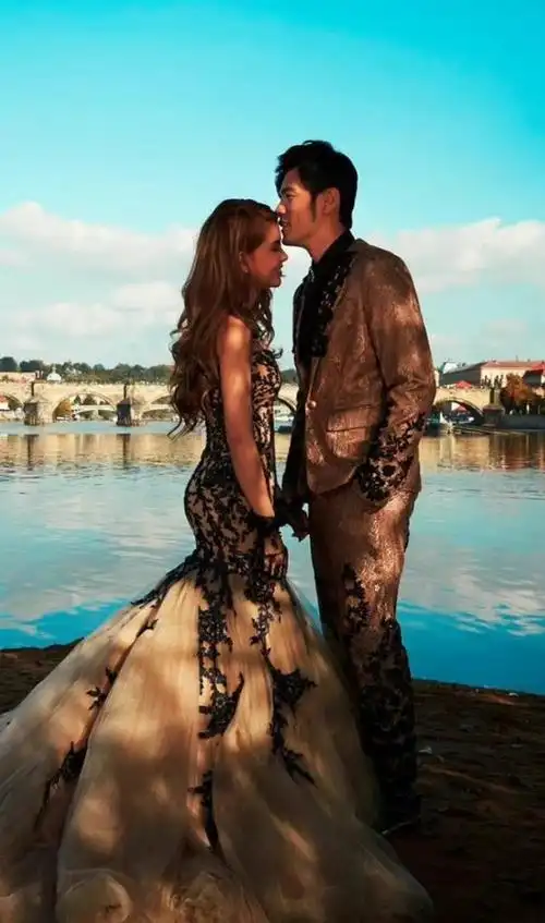 台媒曝光昆凌已怀三胎两人已结婚7年周董又要做爸爸了