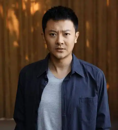 害印小天星途陨落,边潇潇复出直播被骂,硬扛30分钟终是下线_明星_网友