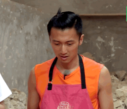 谢霆锋跳起来突然袭击gif动图_动态图_表情包下载_soogif